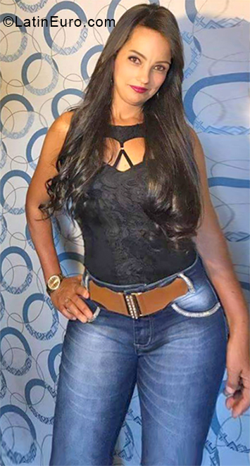 Date this hot Brazil girl Andreia from Itamaraju BR10731