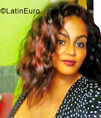 Date this beautiful Cuba girl Clara from Havana CU365