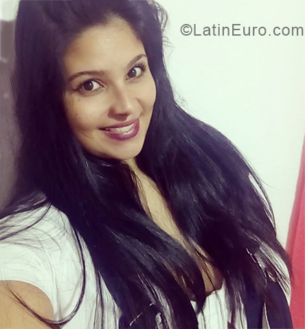 Date this gorgeous Colombia girl Juliana from Medellin CO24276