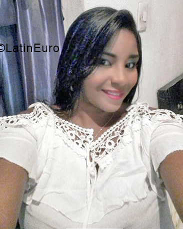 Date this foxy Colombia girl Mari from Cartagena CO24690
