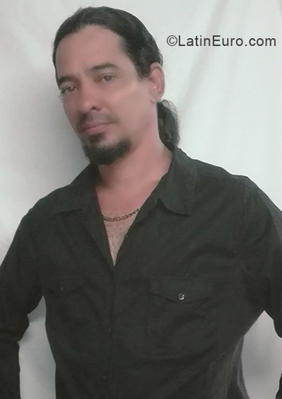 Date this young Cuba man Spiedra from santiago de cuba CU367