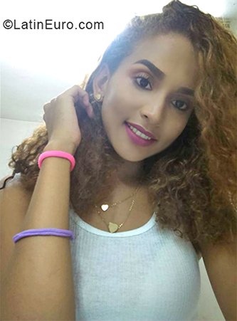 Date this cute Dominican Republic girl Mayrly from Santiago DO33106