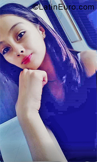 Date this hot Colombia girl Laura from Ibaque CO24316