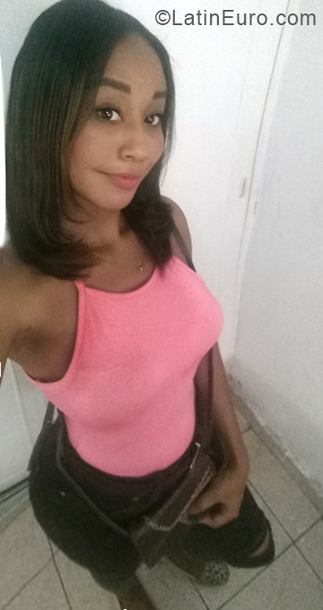 Date this athletic Colombia girl Claudia from Cali CO24425