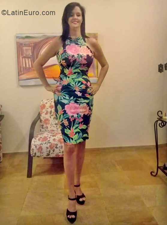 Date this athletic Brazil girl Daniela from Vitoria BR10843
