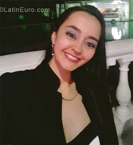 Date this beautiful Colombia girl Zuleika from Cali CO24335