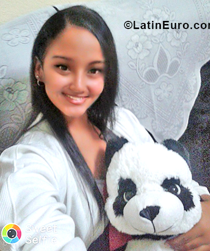 Date this passionate Cuba girl Maciel from Havana CU378