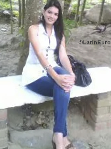 Date this attractive Venezuela girl Louisa from Barinas VE1872