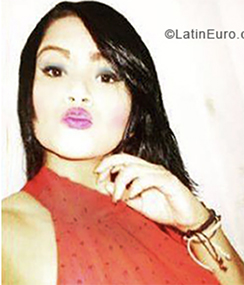 Date this beautiful Venezuela girl Nazareth from Caracas VE1885
