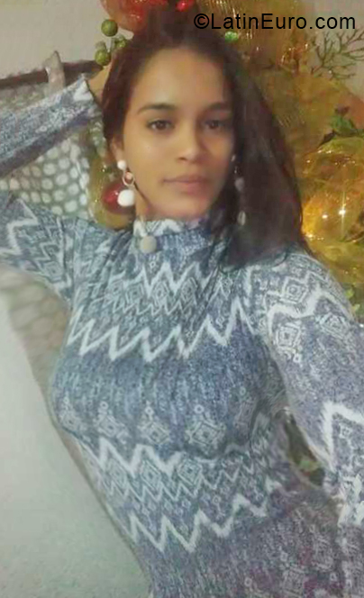 Date this fun Dominican Republic girl Stephanie from Santiago DO33178
