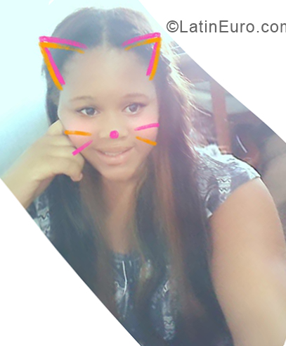 Date this tall Dominican Republic girl Kateryn from  DO33184
