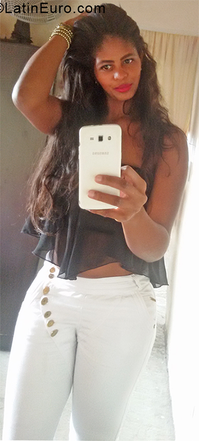 Date this happy Colombia girl Liz from Medellin CO24407