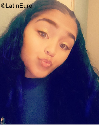 Date this foxy United States girl Tamara from New Haven US19554