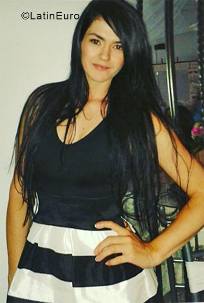 Date this foxy Colombia girl Paulina from Medellin CO24440