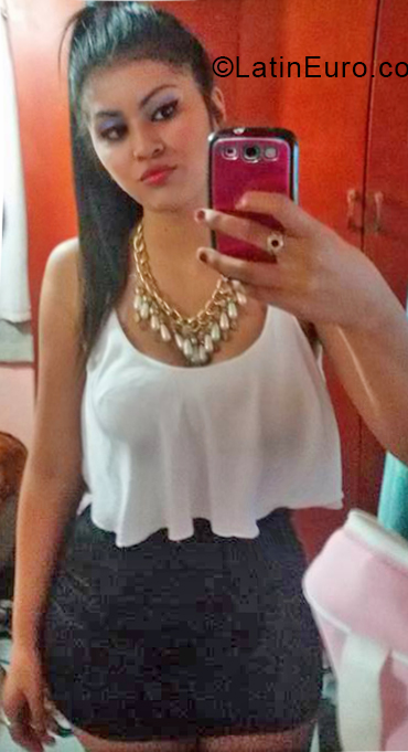 Date this hot Argentina girl Gabriela from Yerba buena AR161