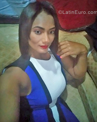 Date this nice looking Dominican Republic girl Elisa from Santiago DO33290