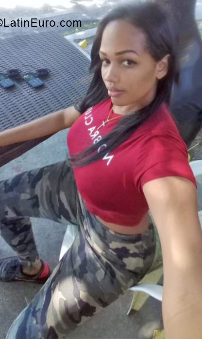 Date this tall Dominican Republic girl Carolina from Santo Domingo DO33366