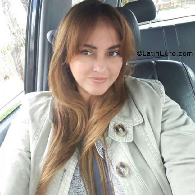 Date this hard body Colombia girl Diosa from Bogota CO24530