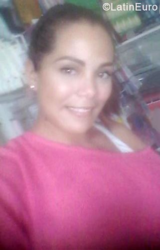 Date this nice looking Colombia girl Leonela from Barranquilla CO24540
