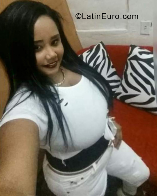 Date this cute Dominican Republic girl Mariela from Santo Domingo DO33388