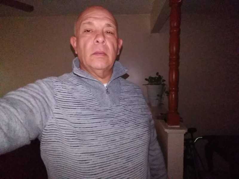 Date this hard body United States man Micheallat from Los Angeles US19610