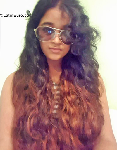 Date this nice looking Dominican Republic girl Katherine from Santo Domingo DO33406