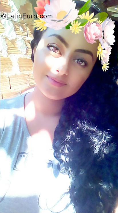 Date this stunning Brazil girl Ivis from Janaúba BR10716