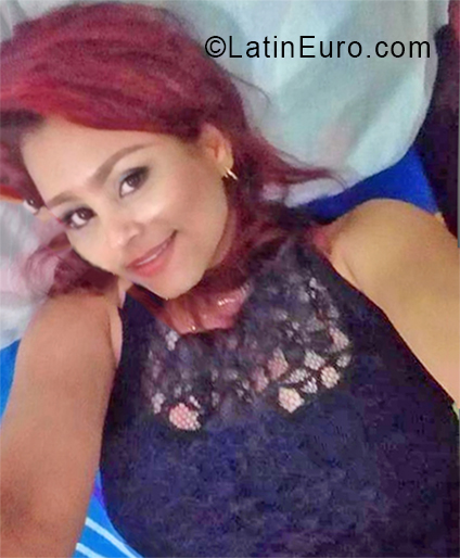 Date this voluptuous Colombia girl Jennifer from Barranquilla CO24585