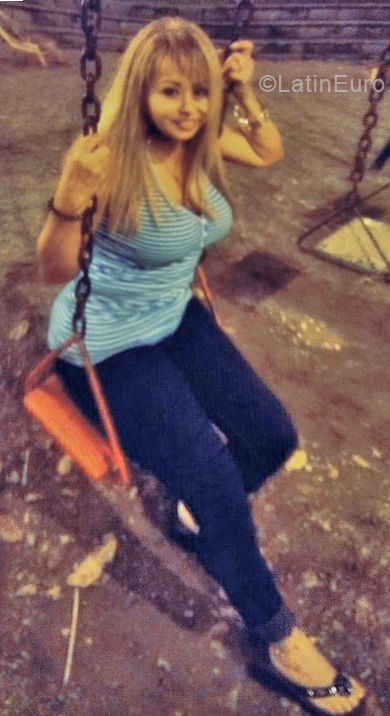 Date this happy Colombia girl Emma from Medellin CO24588