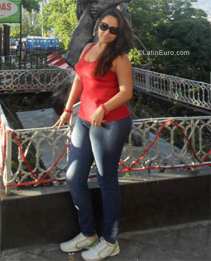 Date this passionate Colombia girl Alejandra from Pereira CO24609