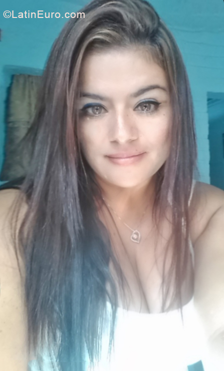 Date this georgeous Colombia girl Elena from Medellin CO24613