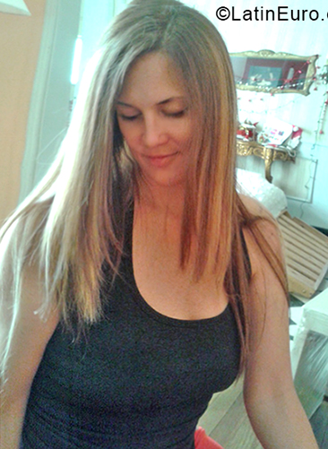 Date this exotic Argentina girl Flor from Rosario AR170