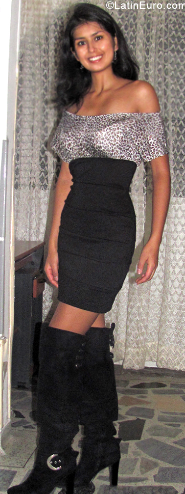 Date this funny Colombia girl Jineth from Bogota CO24627