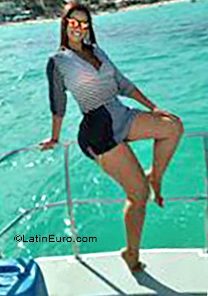 Date this stunning Venezuela girl Keila from Guatire VE2015