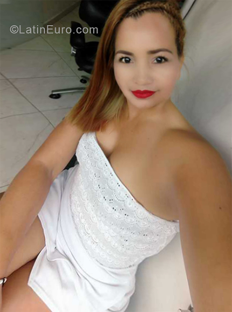 Date this stunning Colombia girl ANRIMSE from Neiva CO24633