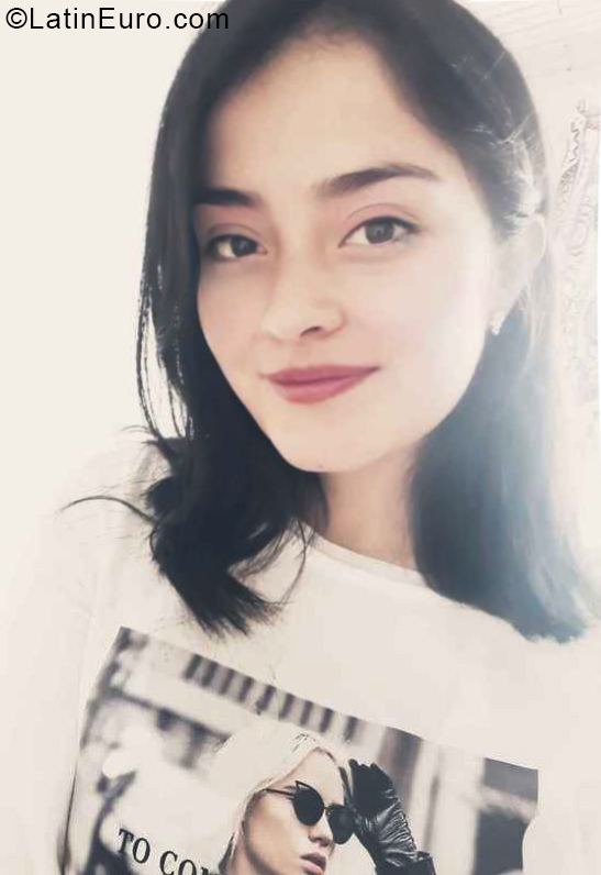 Date this cute Colombia girl Sam from Bogota CO25059