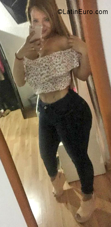Date this funny Venezuela girl Mary from Maracaibo VE2023
