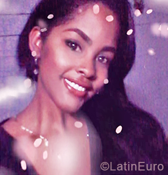 Date this funny Cuba girl Esmeralda from Camaguey CU446