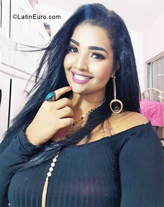 Date this passionate Brazil girl Cibele from Recife BR10740