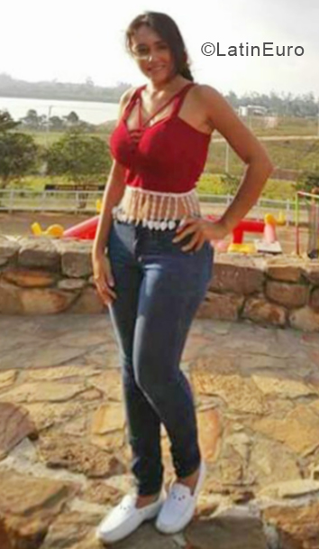 Date this fun Colombia girl Fabiana from Bucaramanga CO24730
