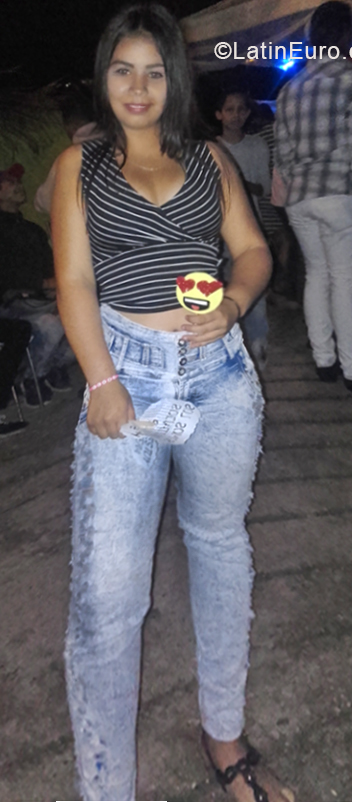 Date this fun Venezuela girl Genesis from Caracas VE2065