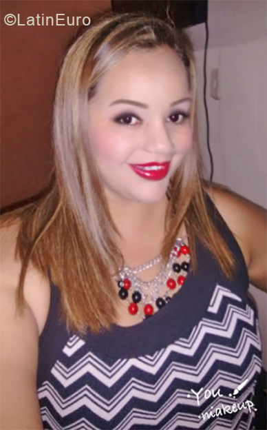Date this nice looking Colombia girl Luz from Medellín VE2080