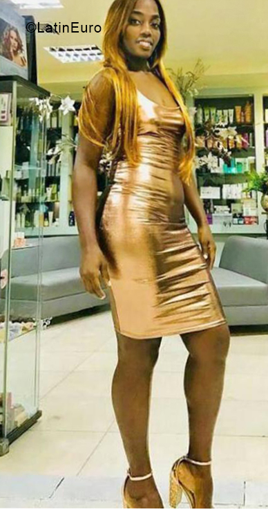 Date this sultry Dominican Republic girl Vivi from Santo Domingo DO33807