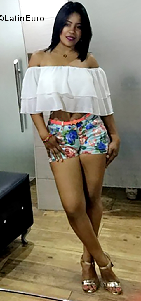Date this lovely Dominican Republic girl Rosa from Santo Domingo DO40293