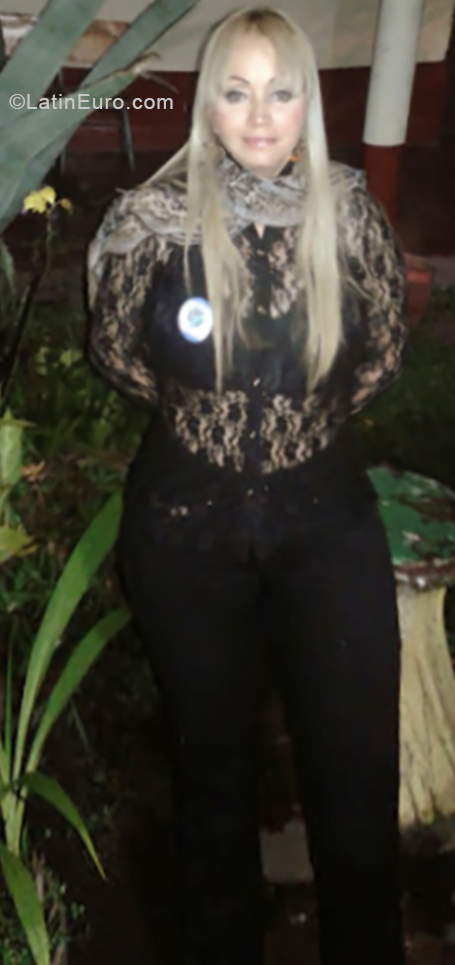 Date this stunning Colombia girl Mara from Cali CO24787