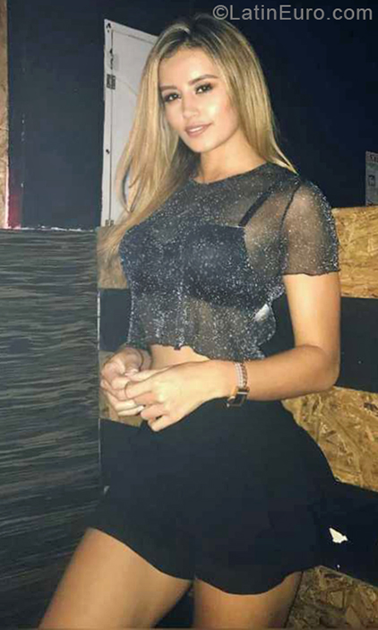 Date this pretty Colombia girl Rachel from Medellin CO24796