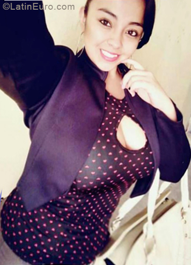 Date this athletic Colombia girl Dahyana from Bogota CO24809