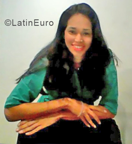 Date this foxy Venezuela girl Carmen from Anzoategui VE2106