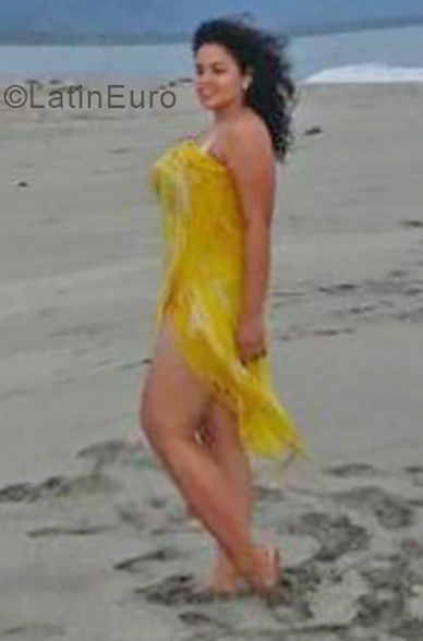 Date this sensual Colombia girl Sara from Santa Marta CO24818