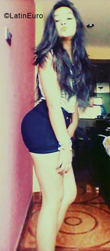 Date this tall Peru girl Anghela from Lima PE1340